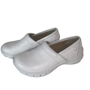 Nurse Mates Libby White‎ Leather Nursing Clogs Women's SZ 7 M Slip Resistant
